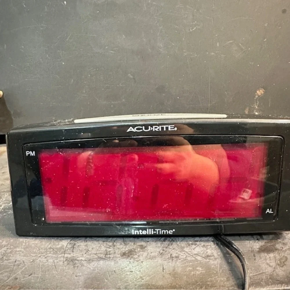ACURITE Intelli Time Digital Alarm Clock Red Display Snooze Time Set - Picture 1 of 3